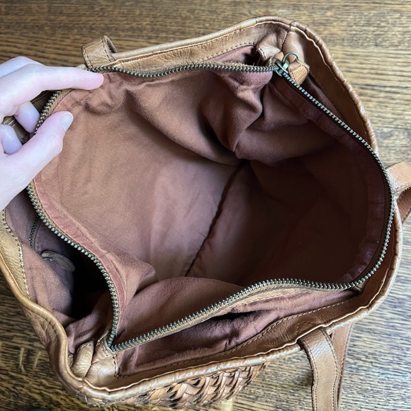 Vintage Woven Leather Purse, Perfectly Distressed and Well-Worn - Picture 9 of 14